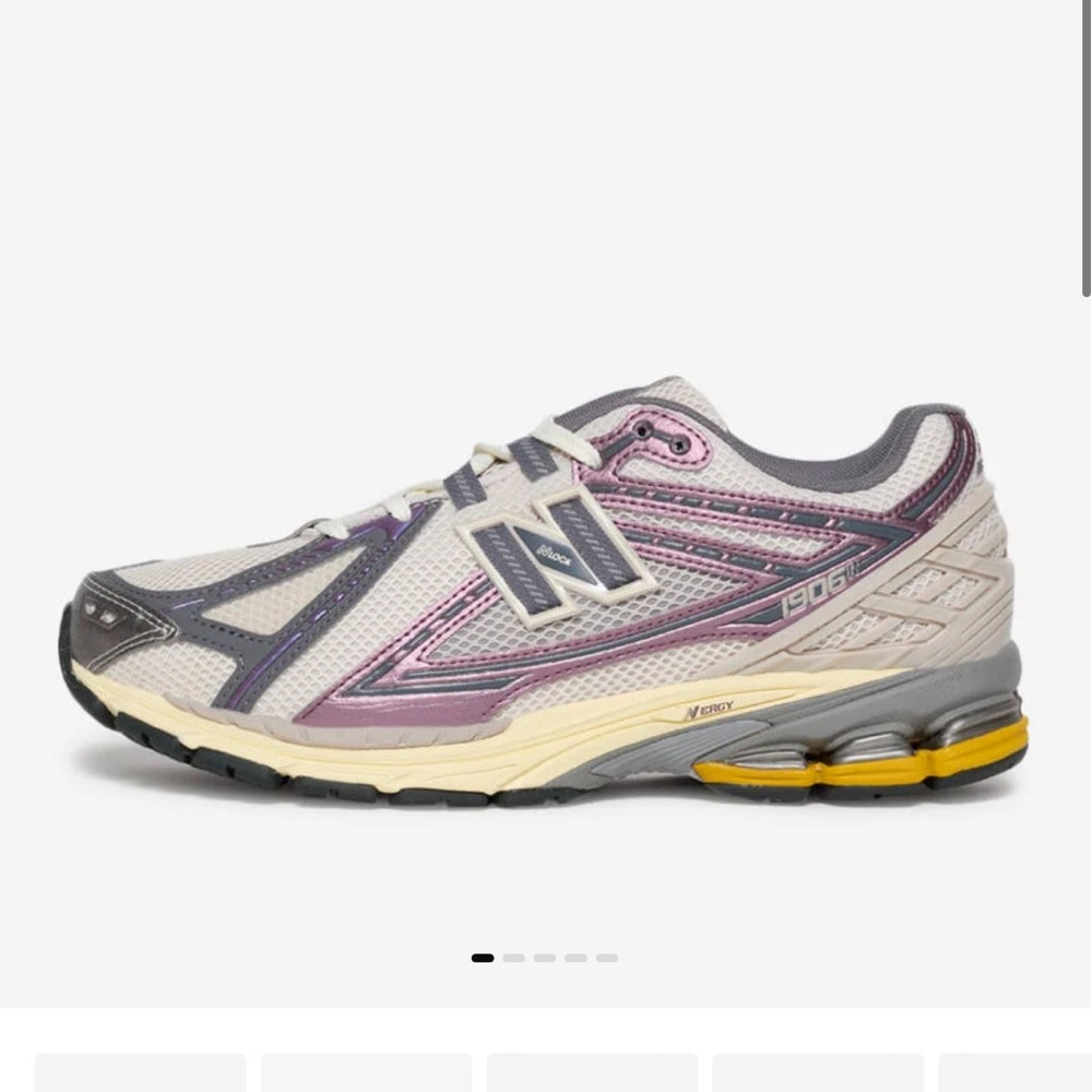 New Balance 1905R Licorice/Moonbeam Color